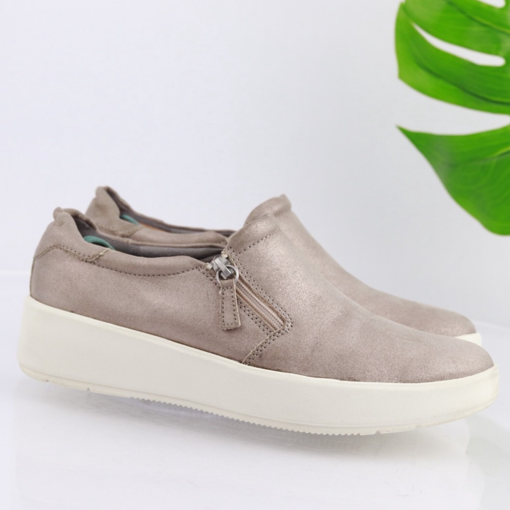Collection by Clarks Layton Step taupe slip-ons sneakers size 7.5 NEW